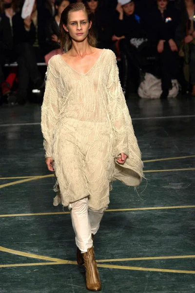 Look 14